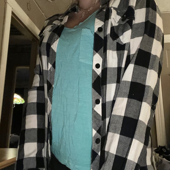 Long sleeve flannel - Picture 3 of 4